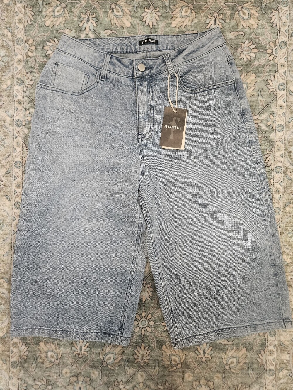 Flamingals NWT Light Wash Wide Leg Denim Shorts Jorts Size Medium Y2K Streetwear